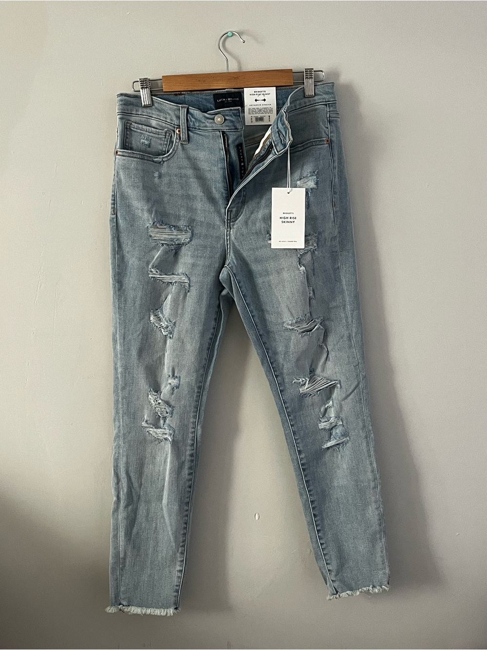 LUCKY BRAND Light-wash, Ripped "Bridgette" High-rise Skinny Jeans (NWT) - Picture 4 of 6